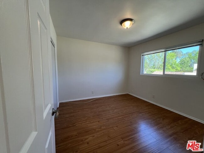 Building Photo - 2210 S Sycamore Ave