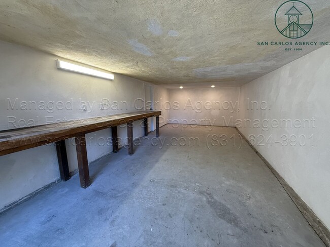 Building Photo - Newly Remodeled One Bedroom Carmel-by-the-...