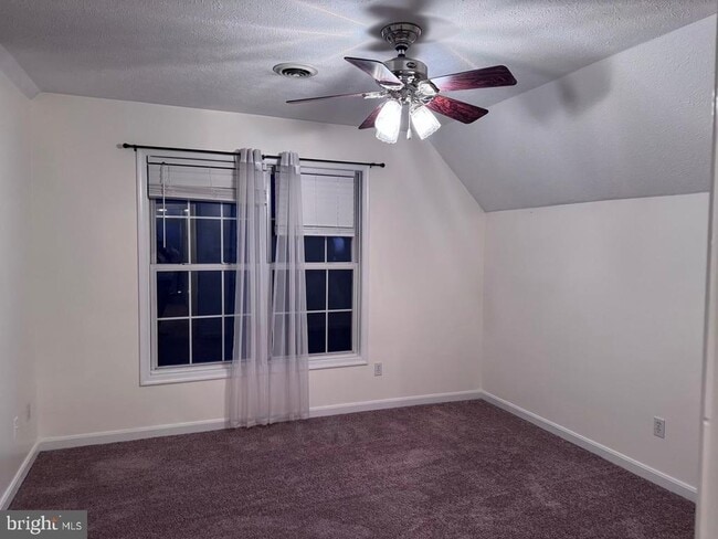 Building Photo - 2639 Middle Rd