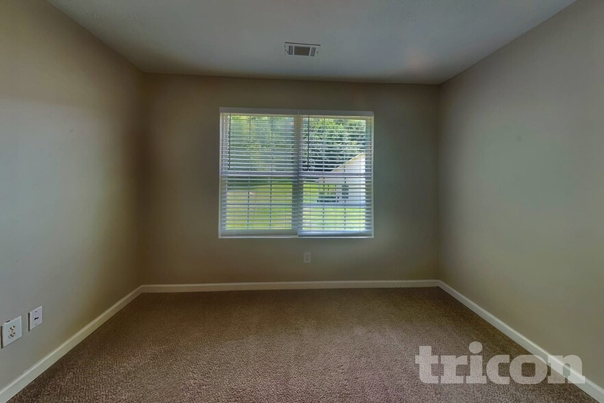Building Photo - 40 Deadwood Ln