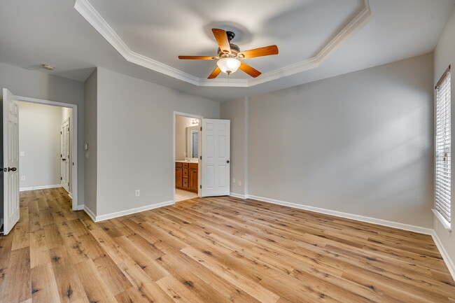 Building Photo - "Charming 3-Bedroom Retreat in Fort Mill -...