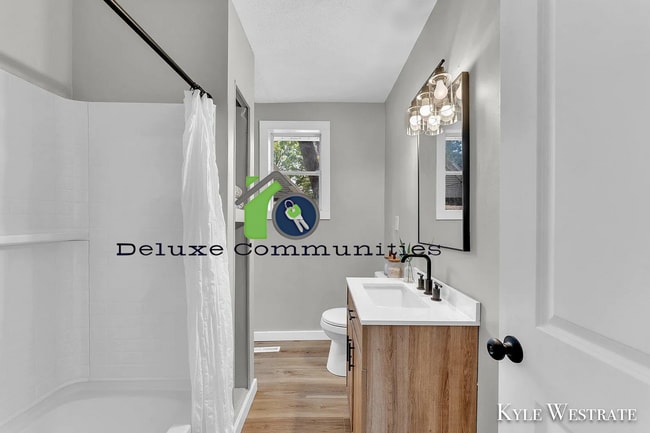 Building Photo - BEAUTIFUL 3 BEDROOM- Completely remodeled in Greenville!