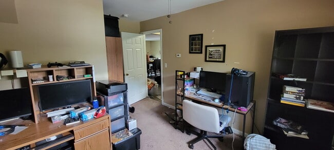 Building Photo - 1058 NY-222