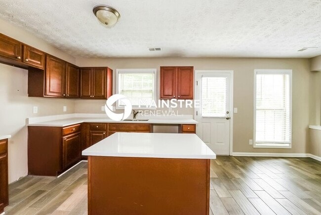 Building Photo - 4 Bedroom Pet-Friendly Home in Ellenwood, ...