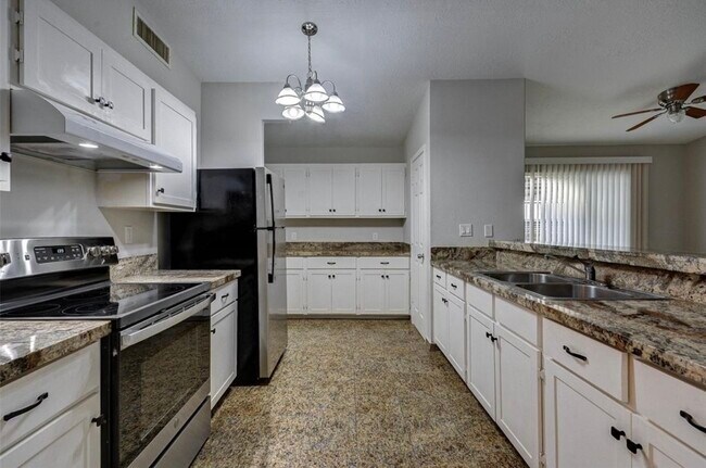 Building Photo - 6723 Del Rio St