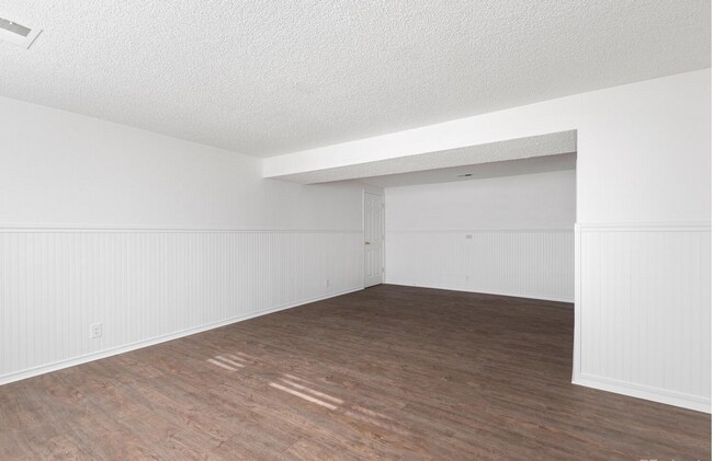 Building Photo - 10093 W Maryland Dr
