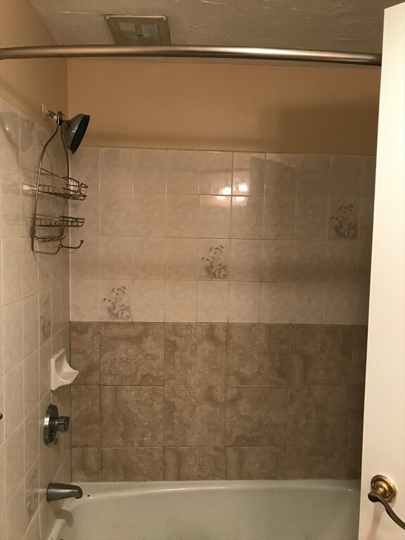 Building Photo - 96 Main St