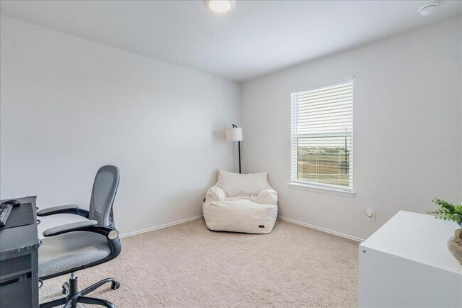 Building Photo - 125 Frogmore Lp