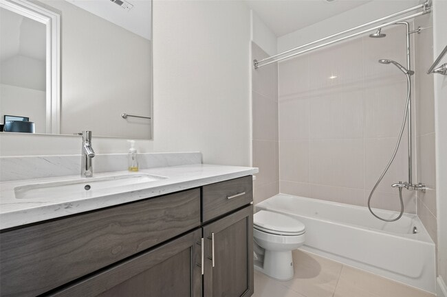 Building Photo - 2703 Kinsley Oaks Dr
