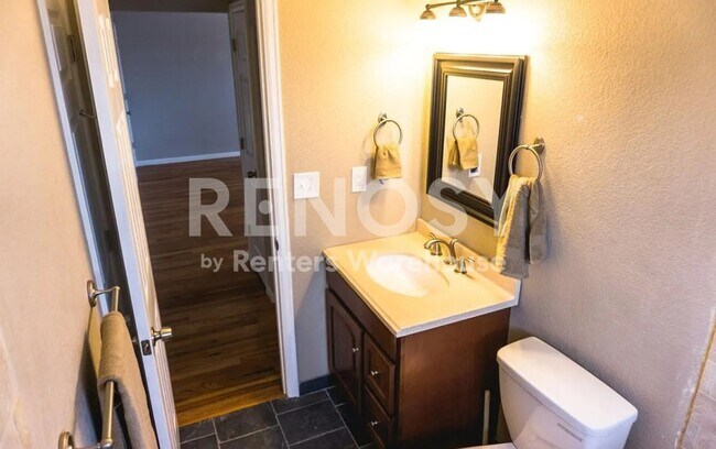 Building Photo - Spacious 4-Bedroom Duplex Near Anschutz Medical Campus – Available Now!