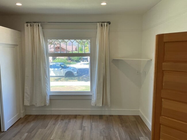Building Photo - Beautiful 4 Bedroom 2 Bath Home in Old Tow...