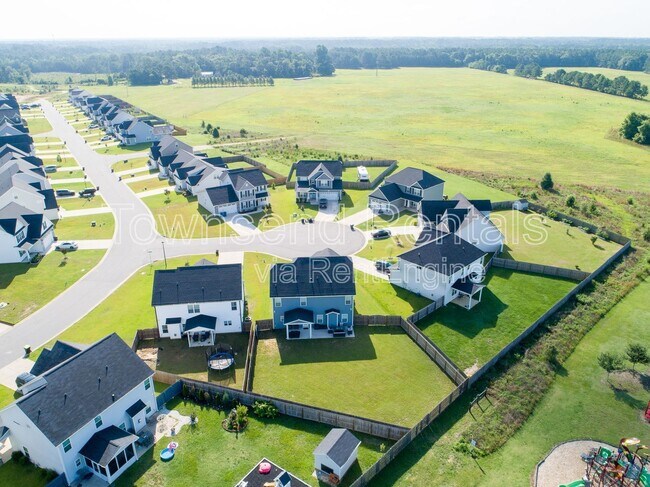 Building Photo - 1408 Friar Rock Cir