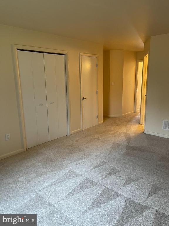 Building Photo - 105 Foxfire Dr