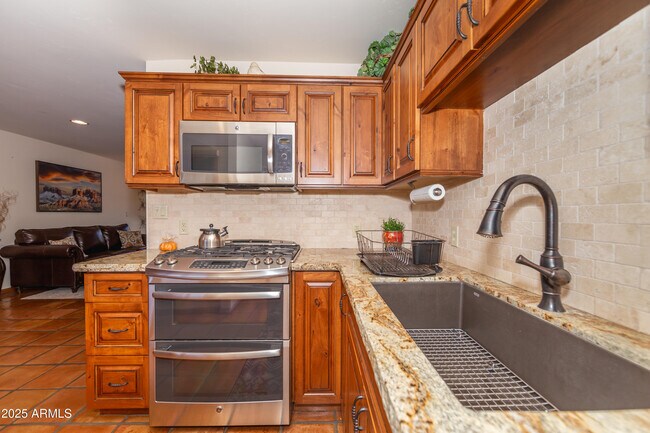 Building Photo - 70 Bell Rock Dr