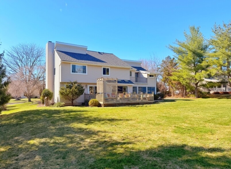 Building Photo - 592 Cabot Hill Rd