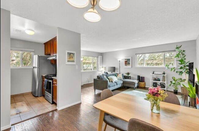 Building Photo - Two bedroom unit in North Davis