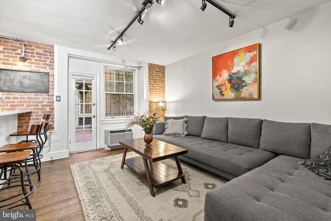 Building Photo - 2410 20th St NW