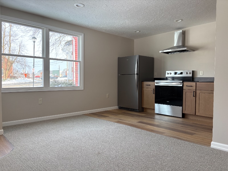 Building Photo - 10 W Park St