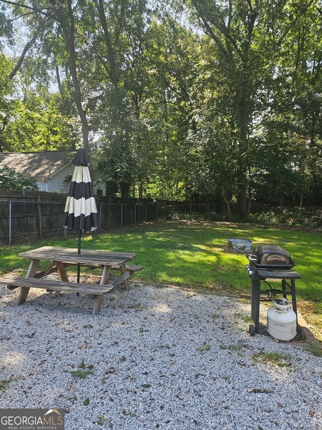 Building Photo - 2429 Hosea L Williams Dr SE