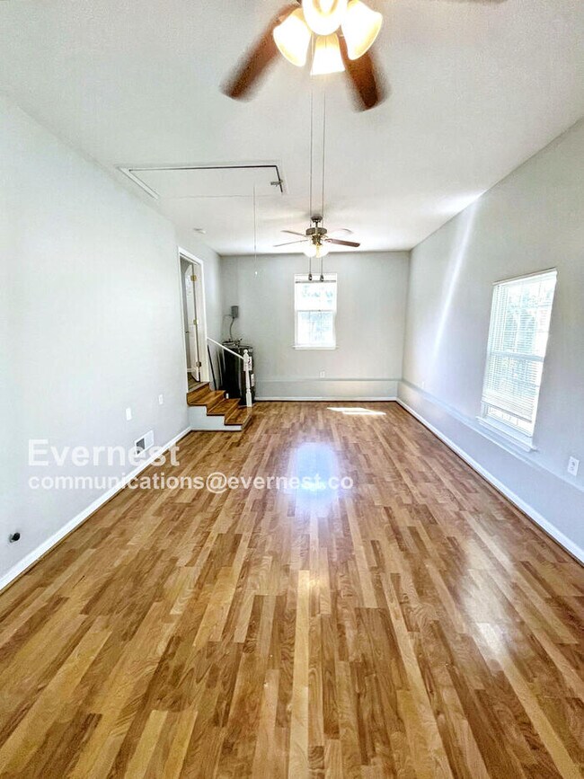 Building Photo - 4021 Creekside Dr
