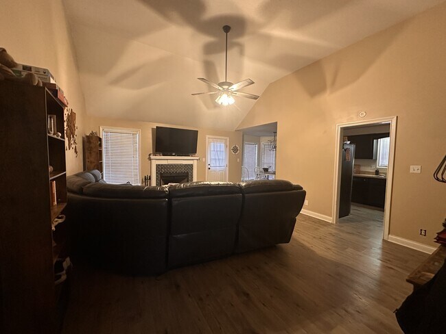 Building Photo - 1072 Cindy Jo Ct