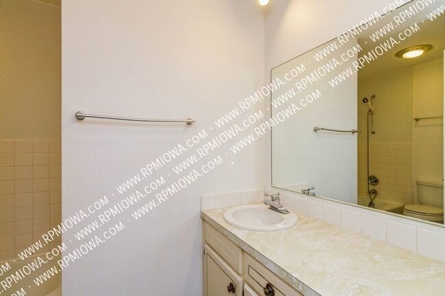 Building Photo - 2722 Park Ave