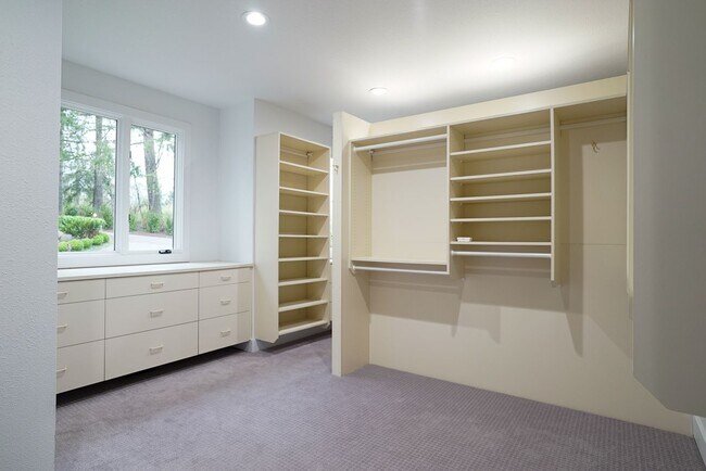 Building Photo - Pete’s Mountain Estate with Mountain Views