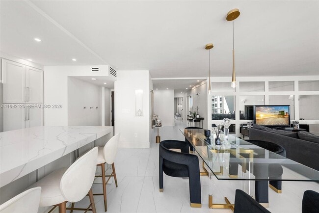 Building Photo - 4300 N Ocean Blvd