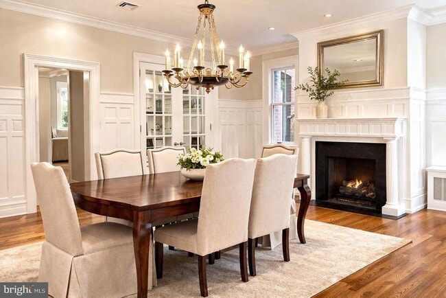 Building Photo - 2127 Leroy Pl NW