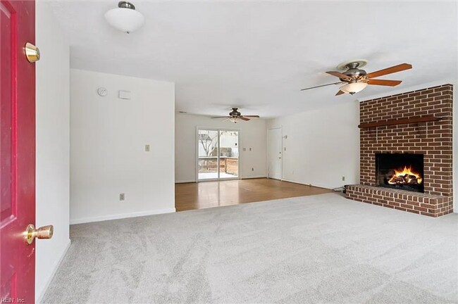 Building Photo - Beautifully Renovated 3BR/2BA Home in Smithfield, VA - Move in Ready!