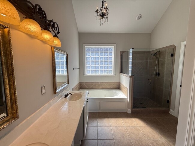 Building Photo - Well Maintained One Level Home in Gardens at Gatewood