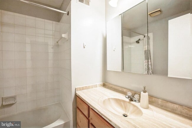 Building Photo - 4419 Chase Park Ct