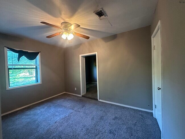 Building Photo - 3202 Avenue S