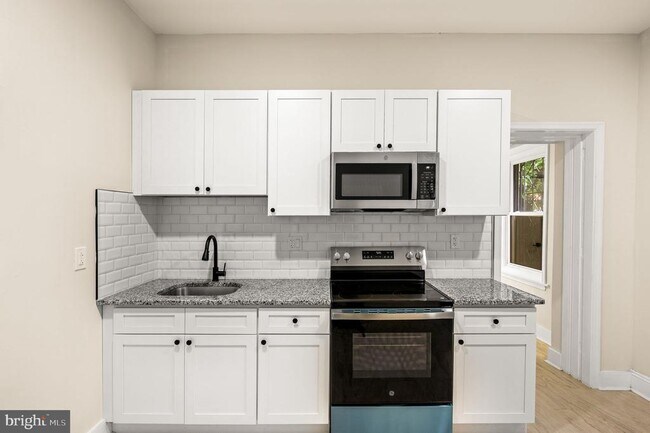 Building Photo - 1619 N 55th St