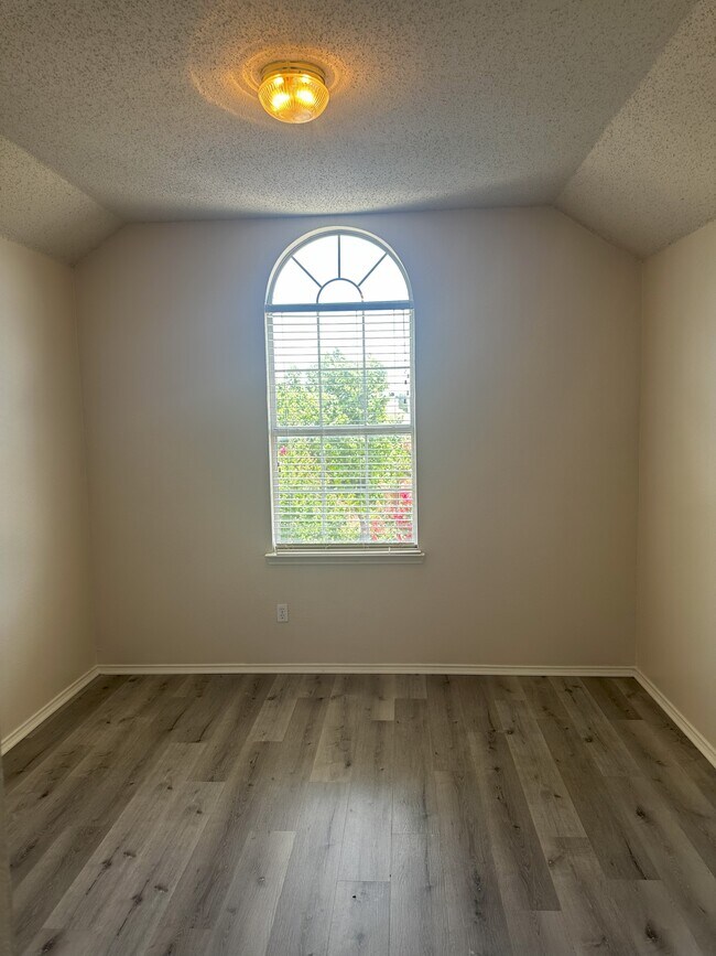 Building Photo - 1717 Arbor Creek Dr