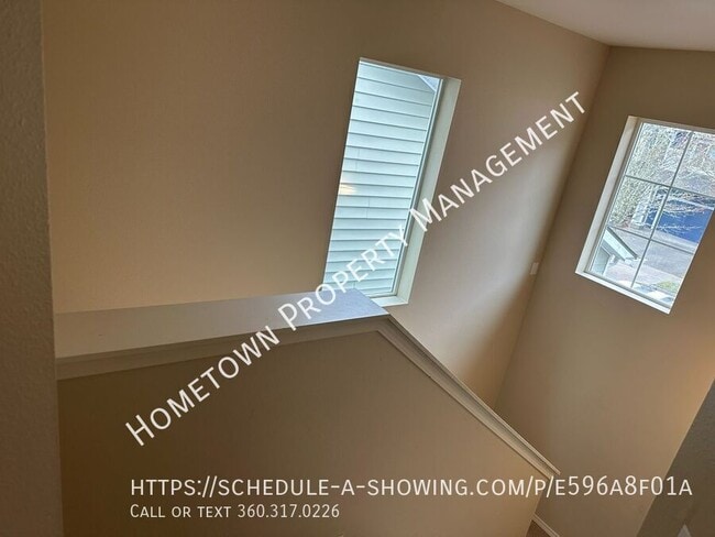 Building Photo - 4332 Freemont St NE