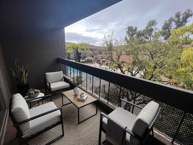 Building Photo - Large Mission Valley Condo