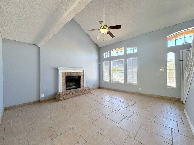 Building Photo - West El Paso 4 Bed/2Bath