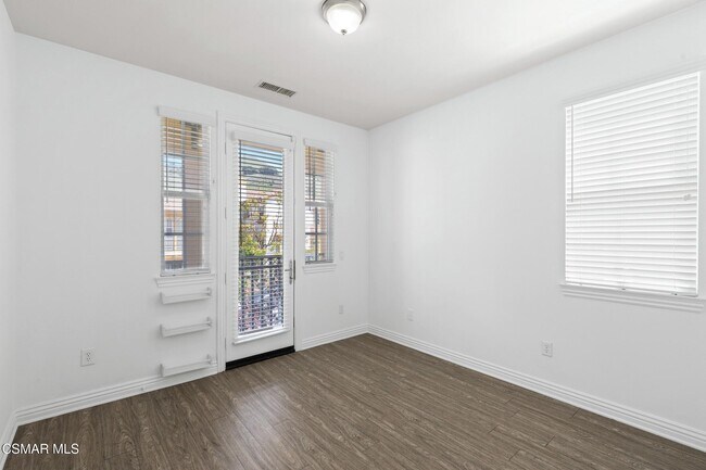 Building Photo - 4659 Cielo Cir