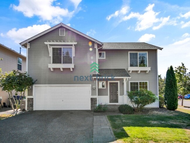 Primary Photo - 4 Bed and 2.5 Bath Single-family Home is A...