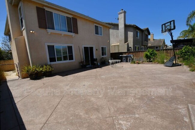 Building Photo - 371 Huerta St
