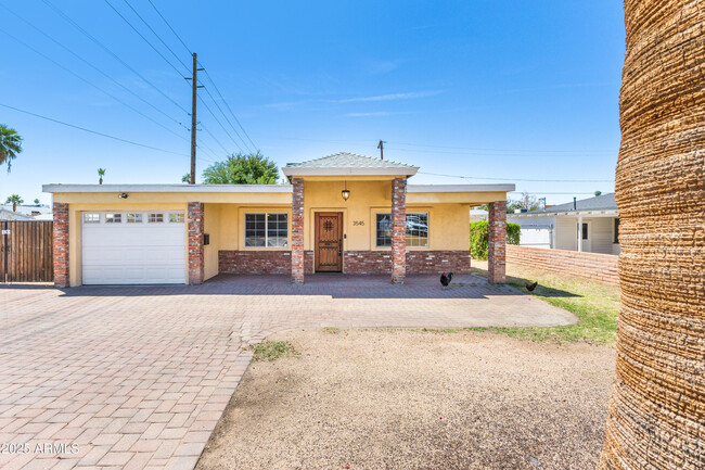 Primary Photo - 3545 E Flower St