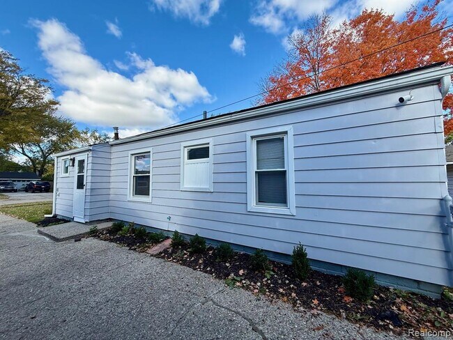 Building Photo - 25620 Tecla Ave
