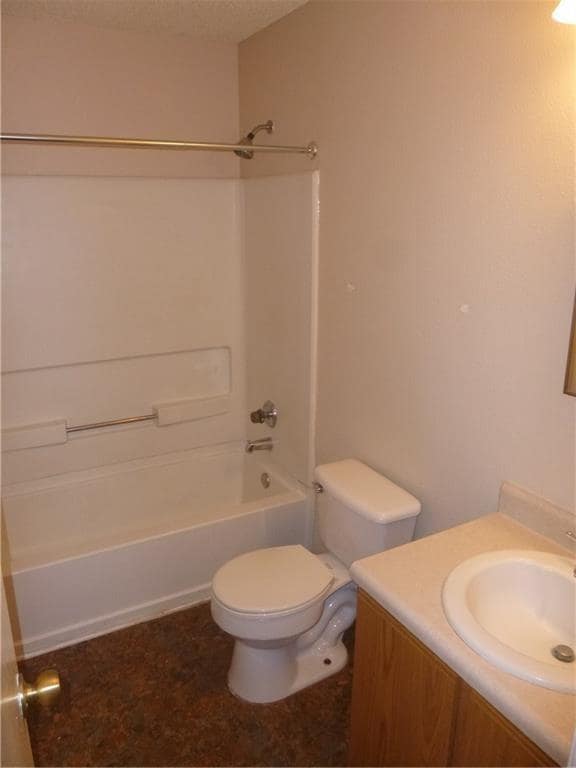 Building Photo - 2704 Vinson Ct