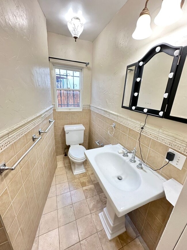 Building Photo - Beautiful Vintage Home with RV Sized Garage and Large Backyard