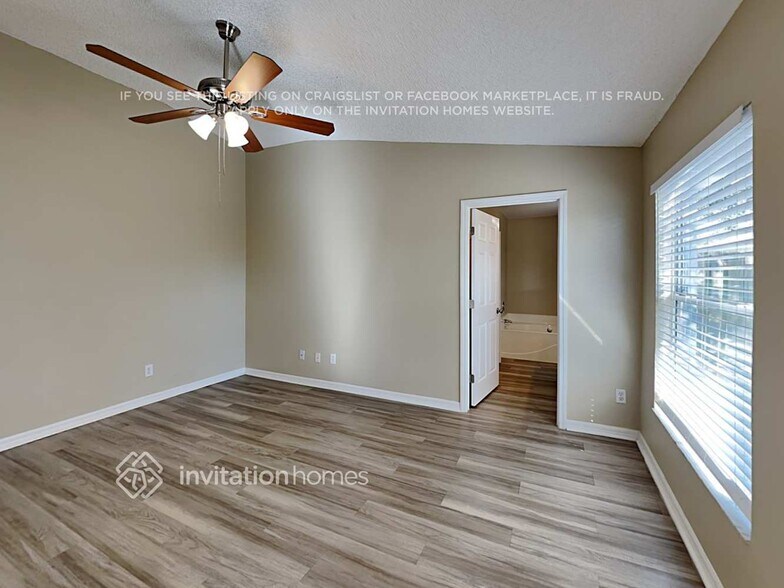 Building Photo - 2115 Bayhill Dr