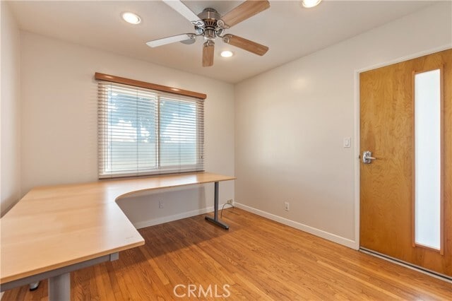 Building Photo - 828 Stevely Ave