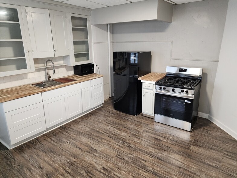 Building Photo - Little Italy Student Housing