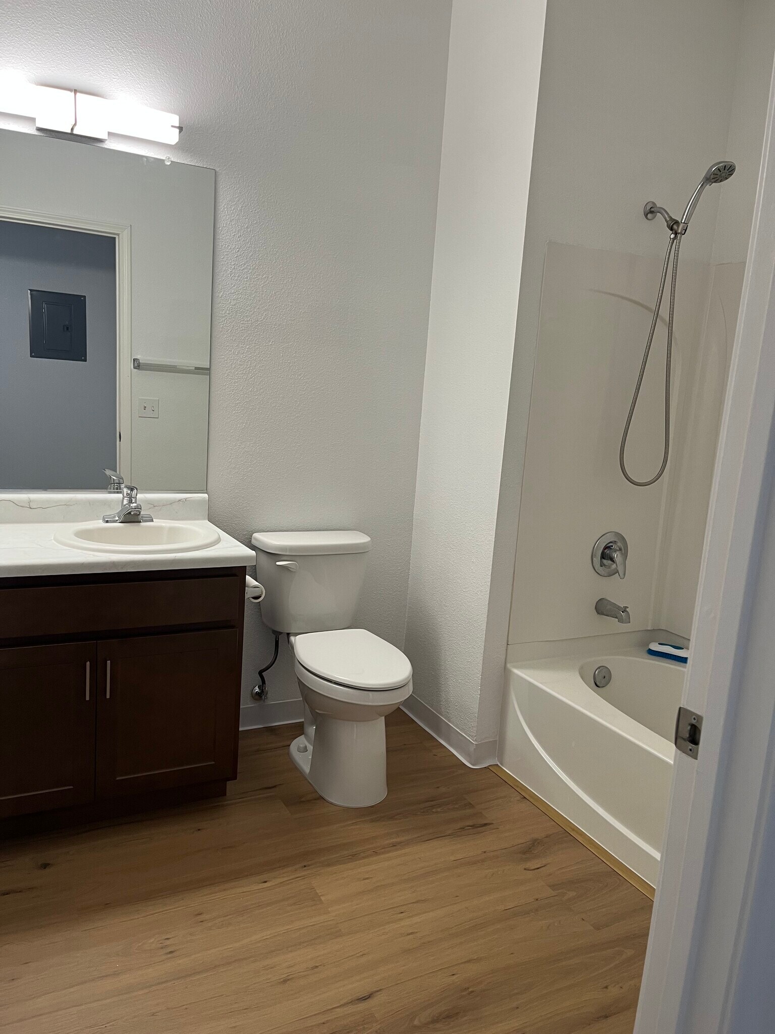 Building Photo - 6850 Sharlands Ave