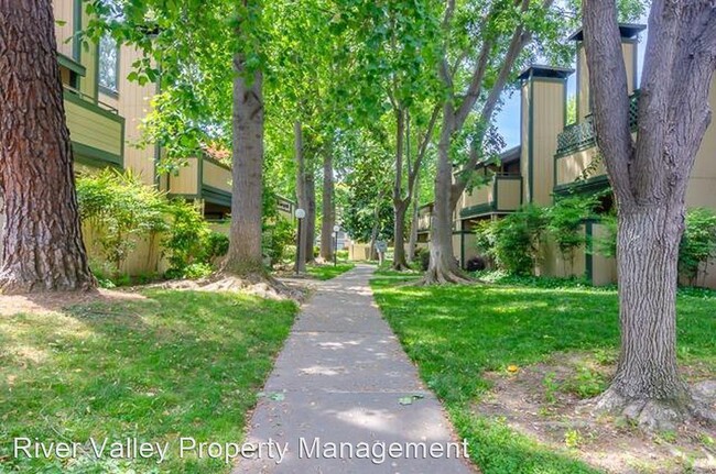 Building Photo - 2 br, 1 bath House - 351 Del Verde Circle #4